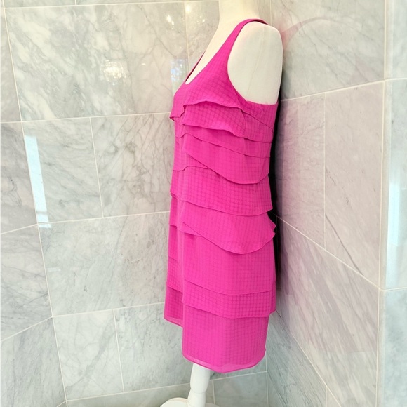 Shoshanna - Magenta Textured Tiered Sleeveless Racerback Silk Shift Dress Sz 4 - Picture 5 of 8
